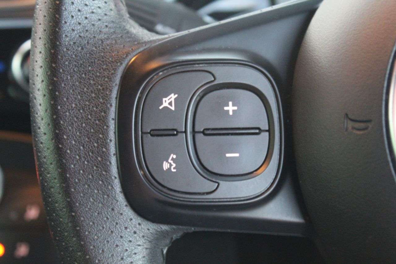 2021 ABARTH 595 2021 ABARTH 595