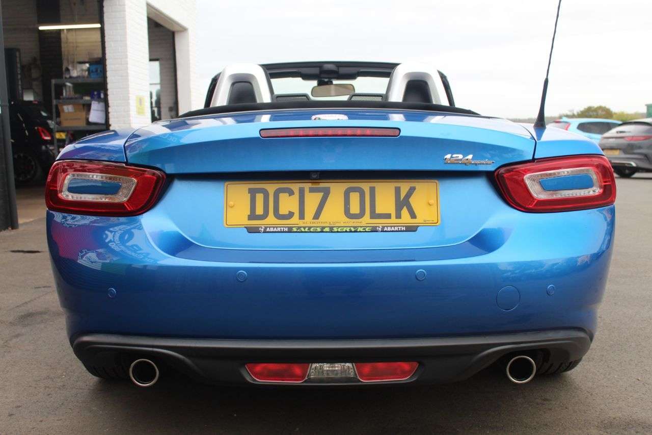 2017 FIAT 124 SPIDER 2017 FIAT 124 SPIDER