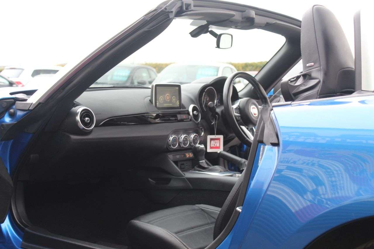 2017 FIAT 124 SPIDER 2017 FIAT 124 SPIDER