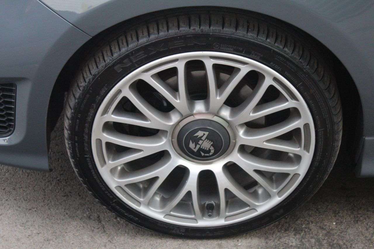 2017 ABARTH 595 2017 ABARTH 595