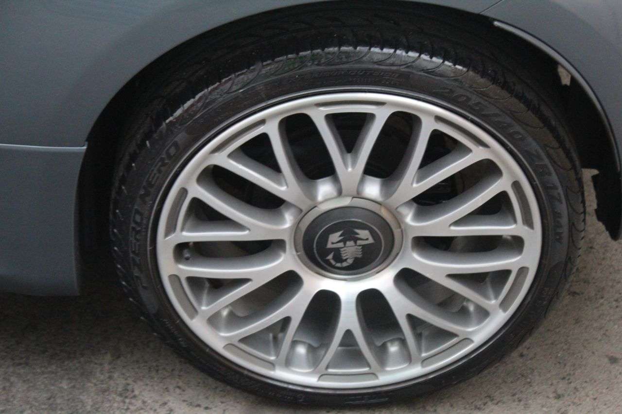 2017 ABARTH 595 2017 ABARTH 595