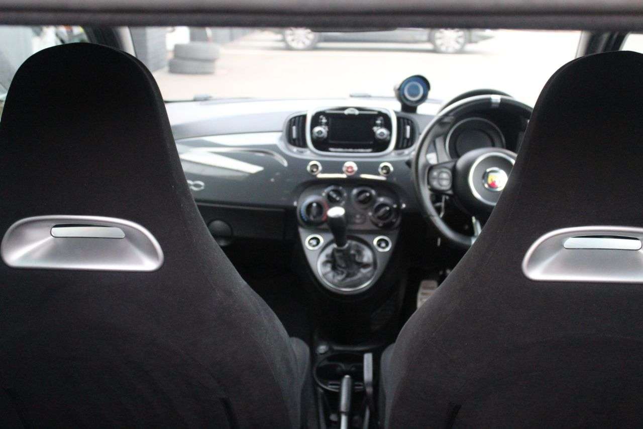 2017 ABARTH 595 2017 ABARTH 595