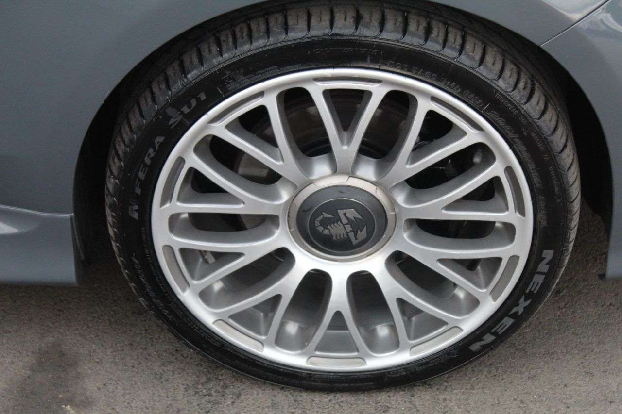 2017 ABARTH 595 2017 ABARTH 595