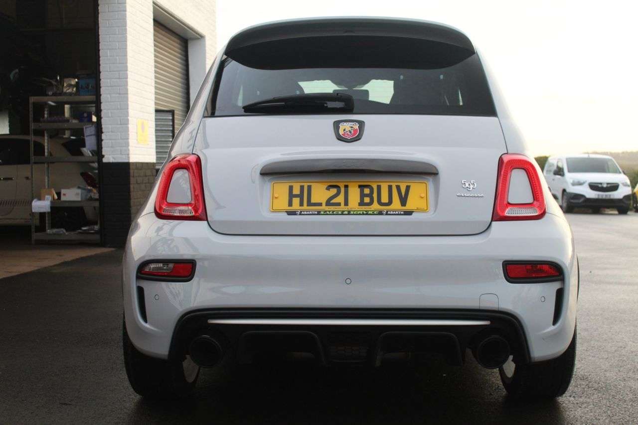 2021 ABARTH 595 2021 ABARTH 595