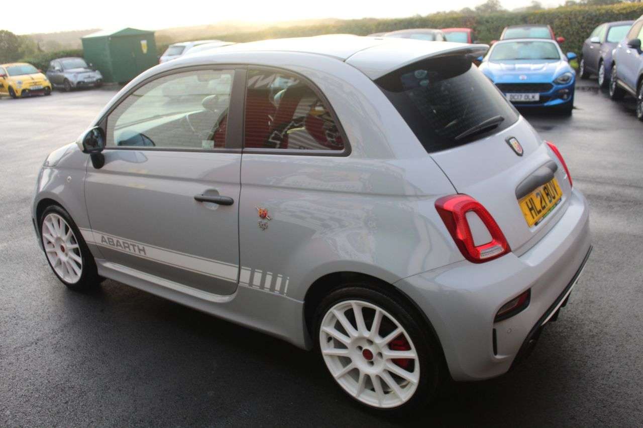 2021 ABARTH 595 2021 ABARTH 595