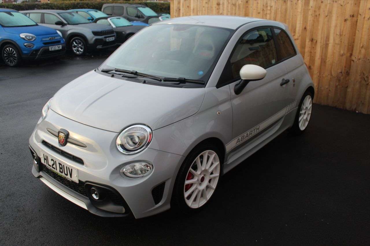 2021 ABARTH 595 2021 ABARTH 595