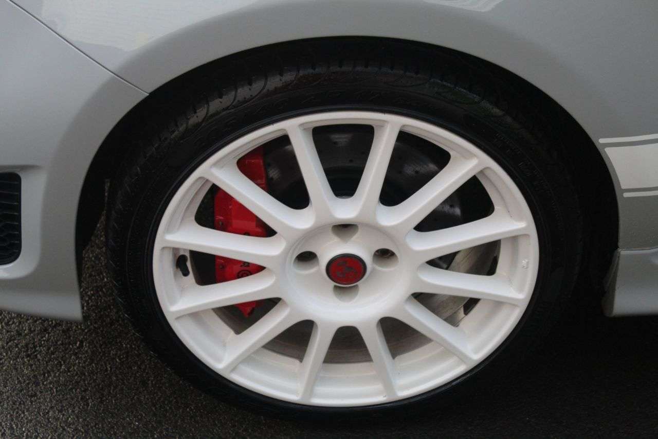 2021 ABARTH 595 2021 ABARTH 595