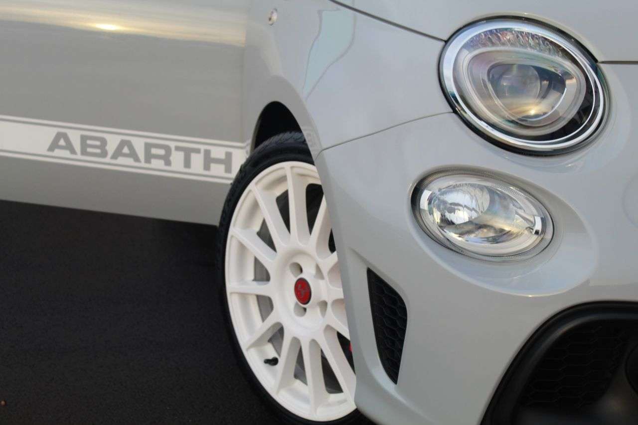 2021 ABARTH 595 2021 ABARTH 595