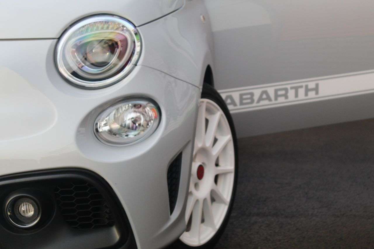 2021 ABARTH 595 2021 ABARTH 595