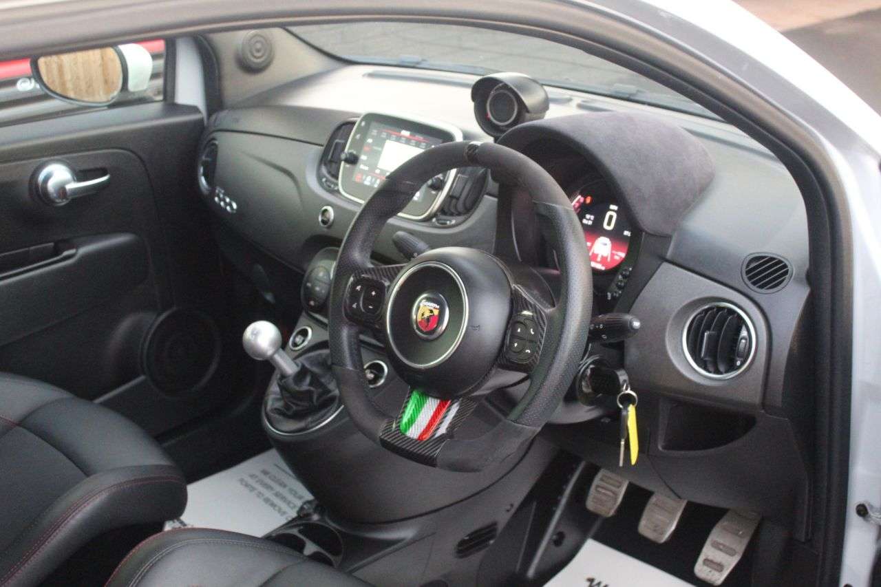 2021 ABARTH 595 2021 ABARTH 595