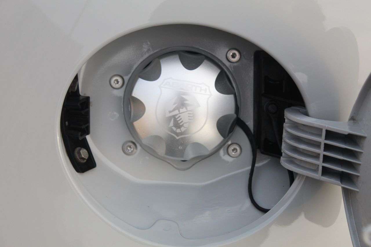 2021 ABARTH 595 2021 ABARTH 595