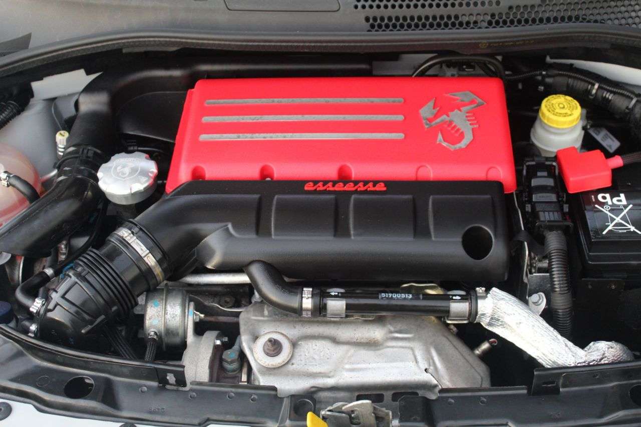 2021 ABARTH 595 2021 ABARTH 595