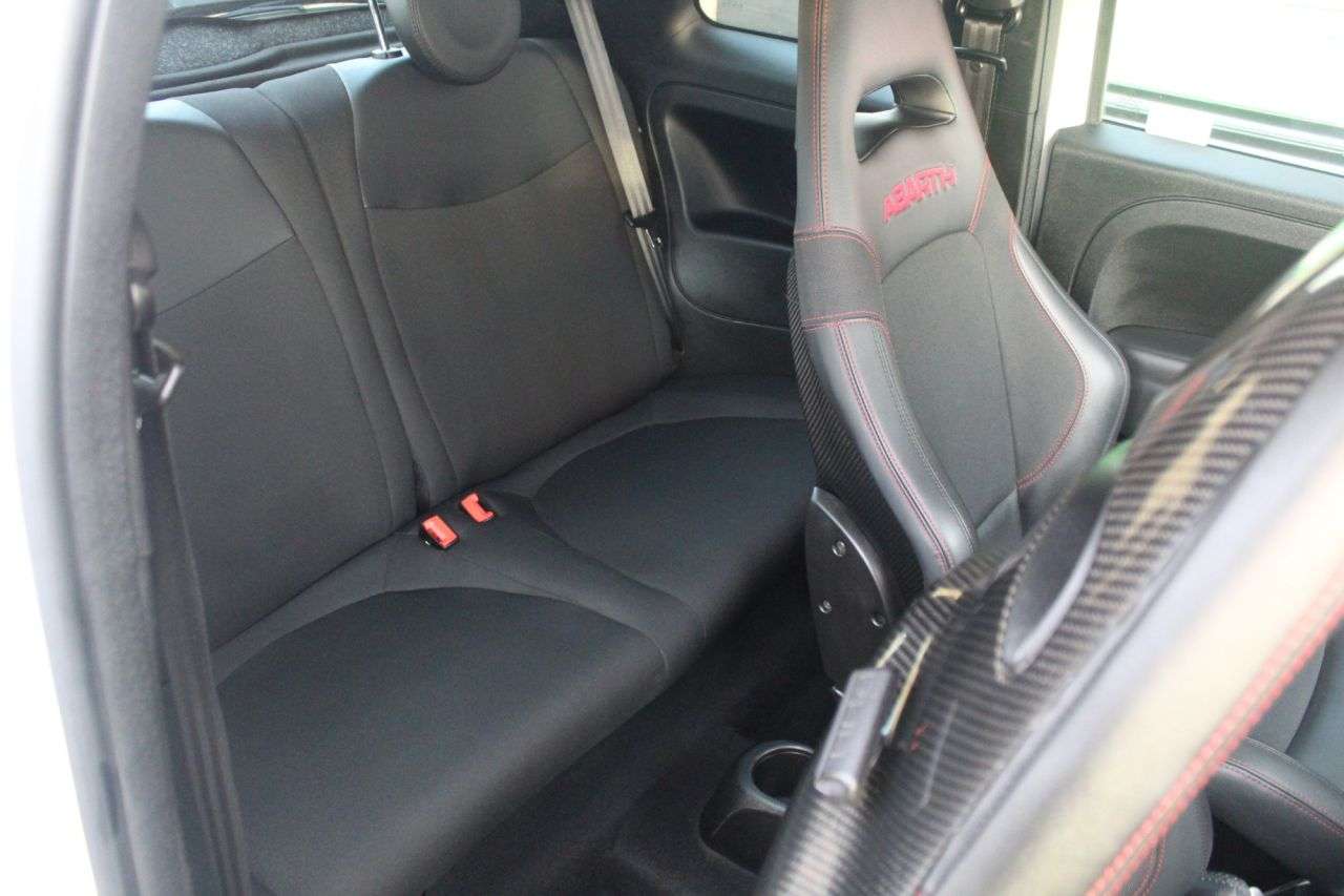 2021 ABARTH 595 2021 ABARTH 595