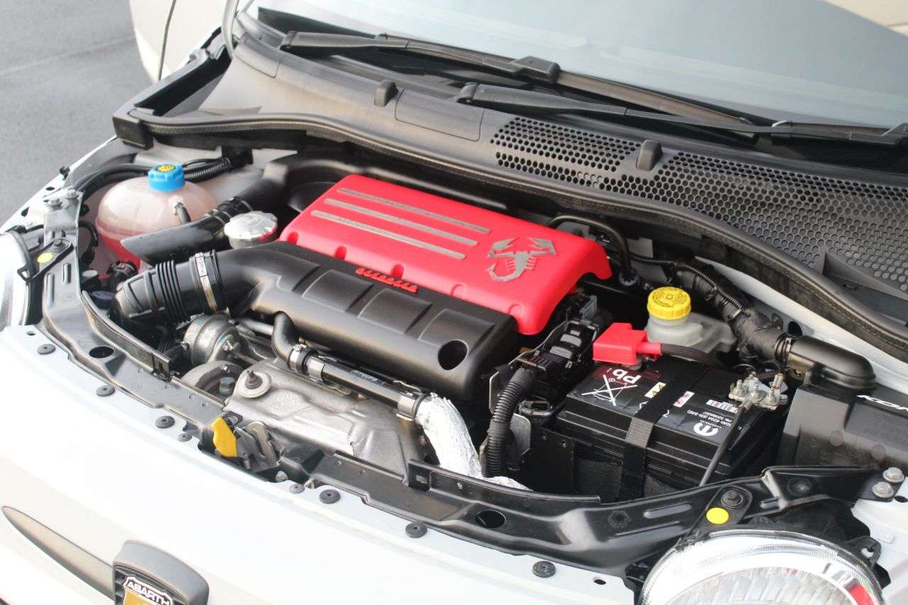 2021 ABARTH 595 2021 ABARTH 595