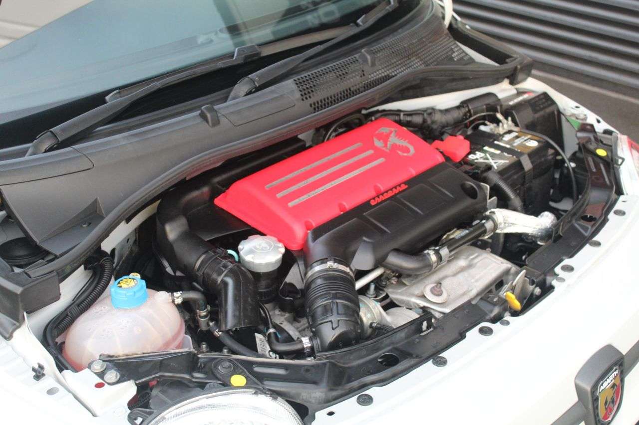 2021 ABARTH 595 2021 ABARTH 595