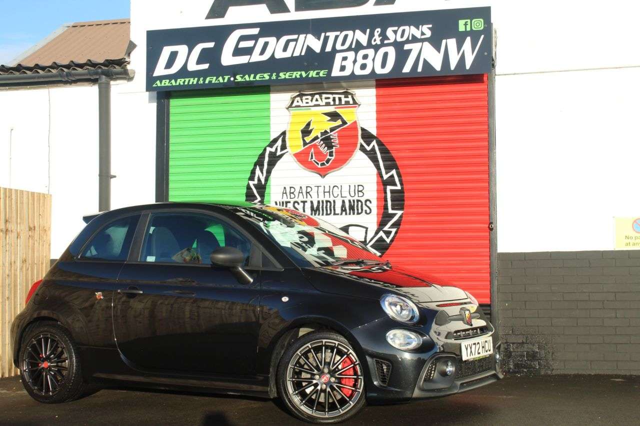 2022 ABARTH 695 2022 ABARTH 695