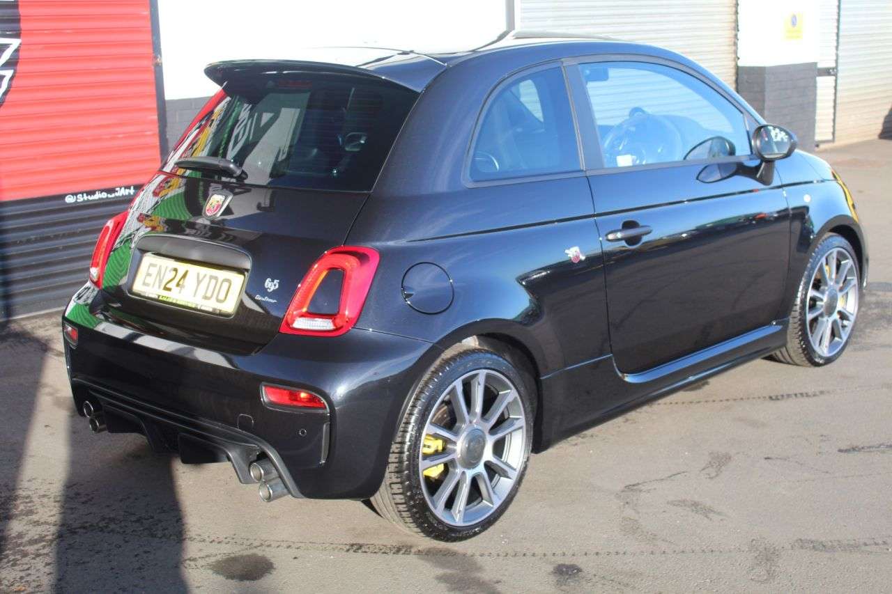 2024 ABARTH 695 2024 ABARTH 695