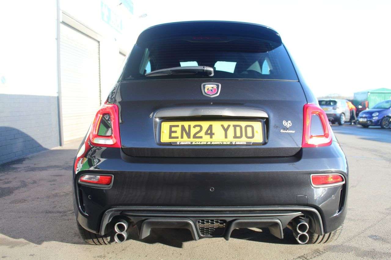 2024 ABARTH 695 2024 ABARTH 695