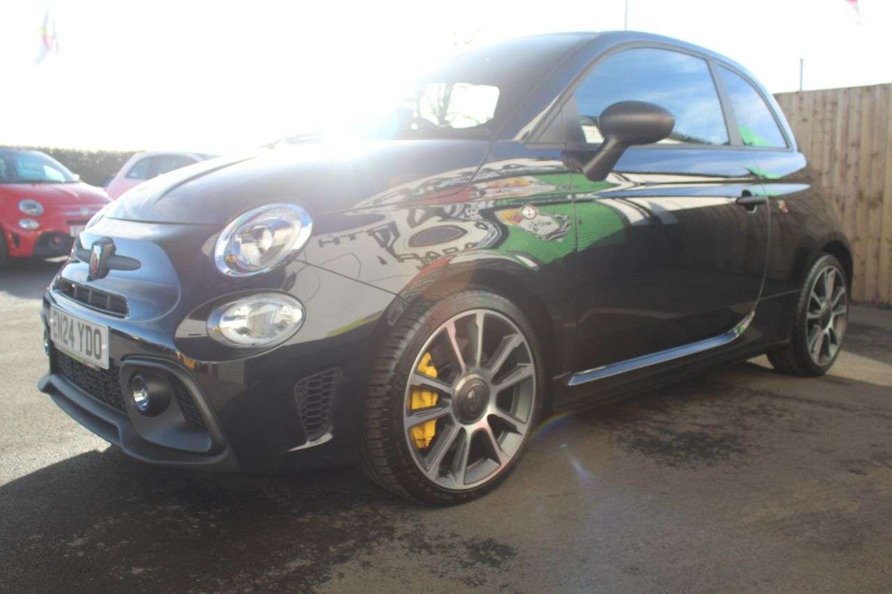 2024 ABARTH 695 2024 ABARTH 695
