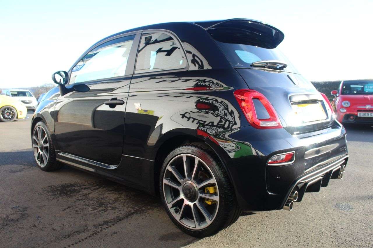 2024 ABARTH 695 2024 ABARTH 695