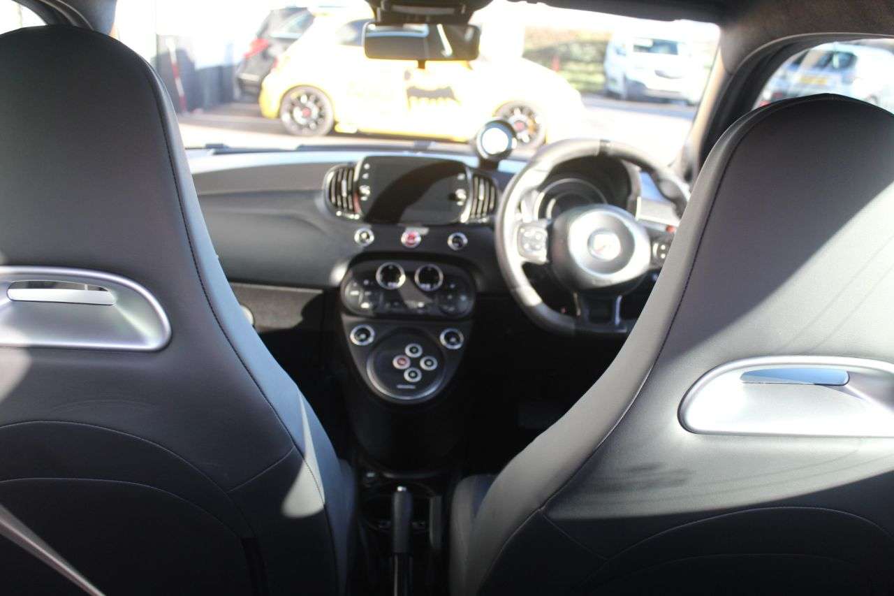 2024 ABARTH 695 2024 ABARTH 695