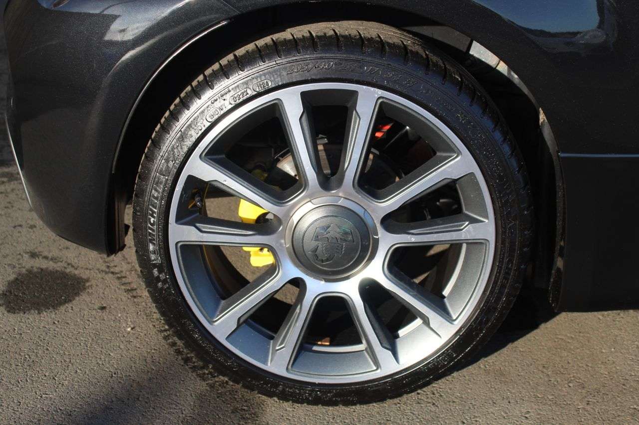 2024 ABARTH 695 2024 ABARTH 695