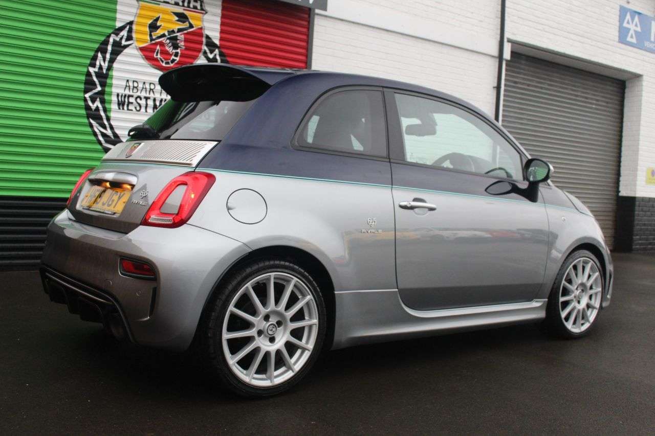 2019 ABARTH 695 2019 ABARTH 695