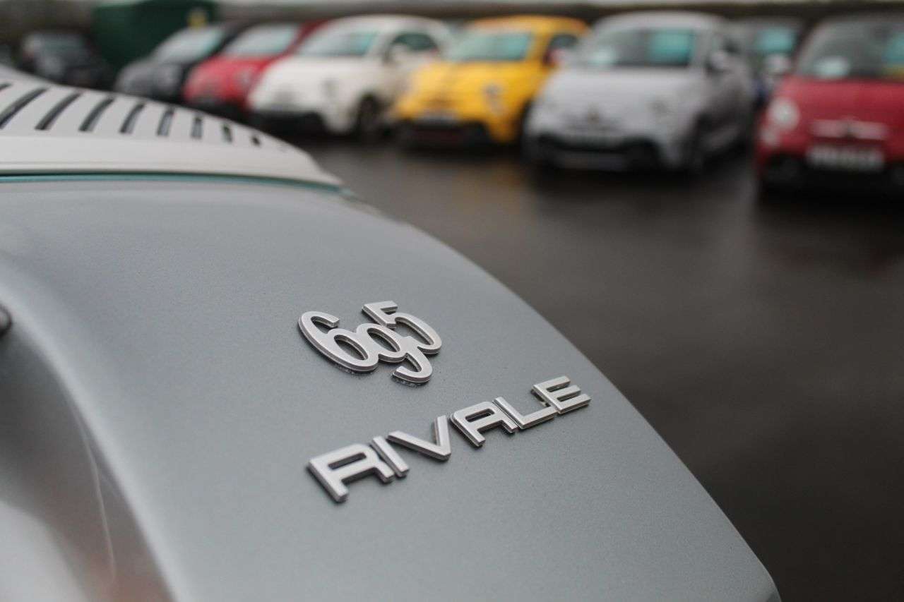 2019 ABARTH 695 2019 ABARTH 695