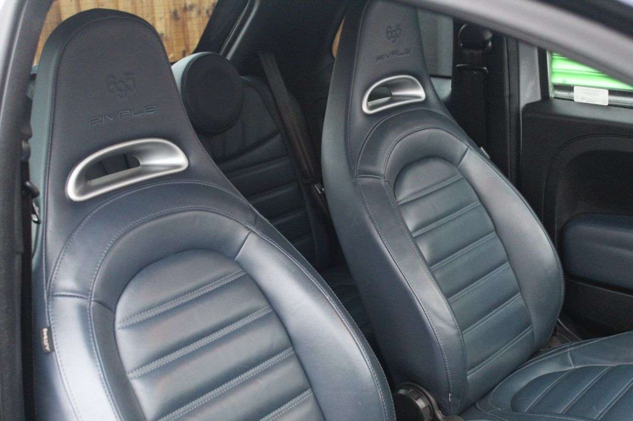 2019 ABARTH 695 2019 ABARTH 695