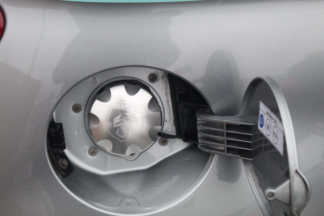 2019 ABARTH 695 2019 ABARTH 695