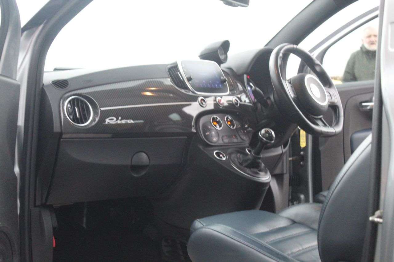 2019 ABARTH 695 2019 ABARTH 695