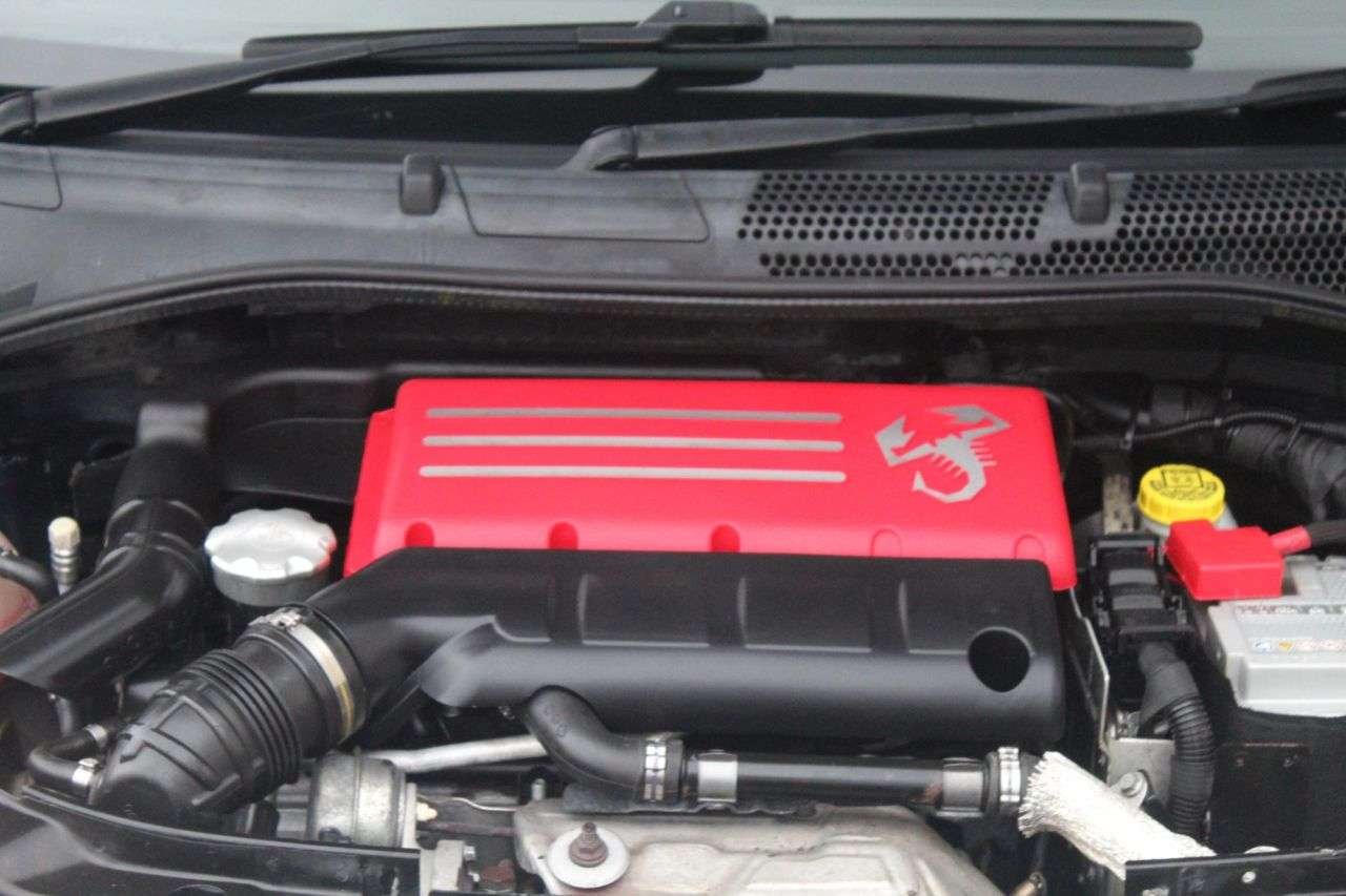 2019 ABARTH 695 2019 ABARTH 695