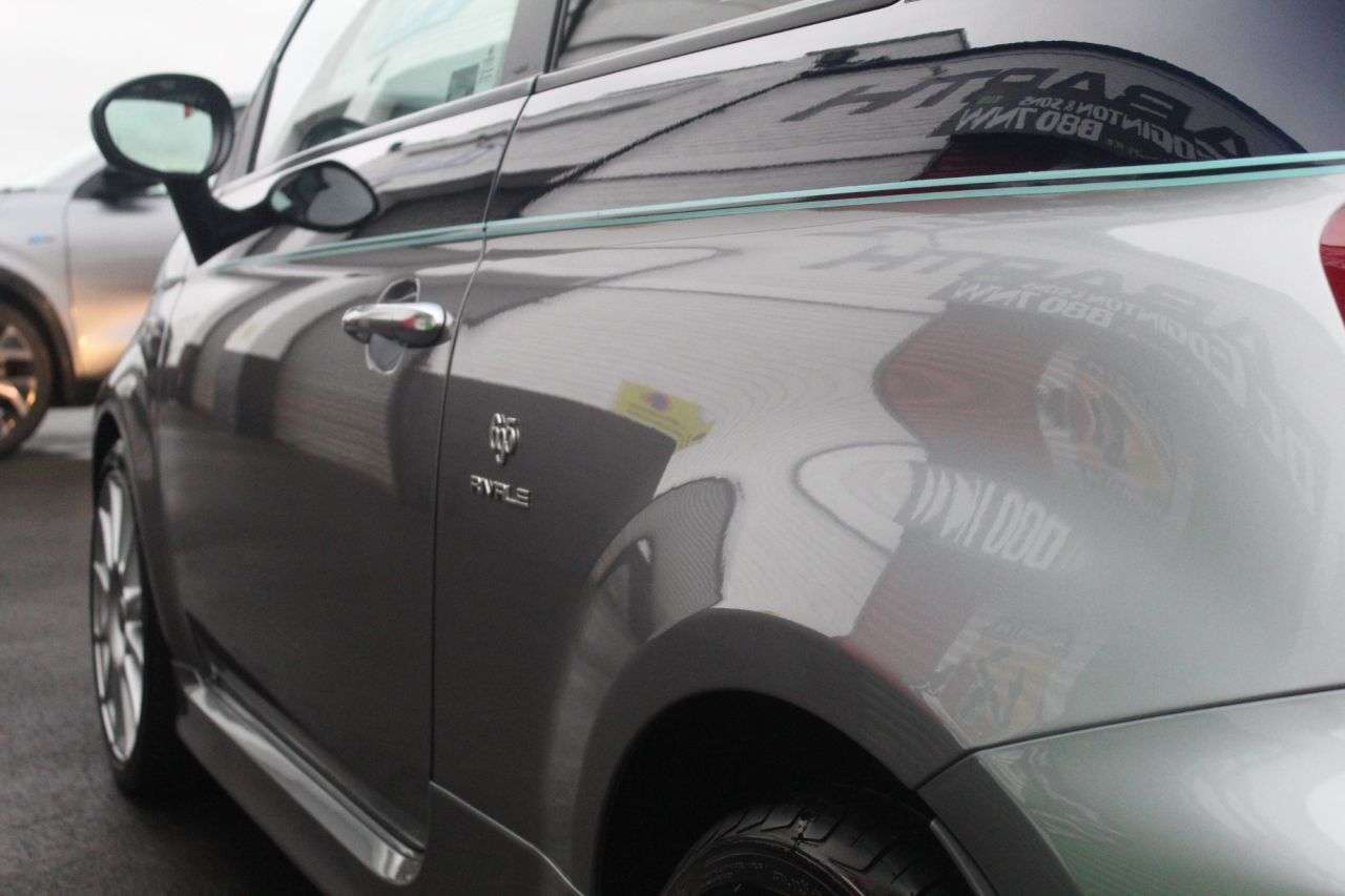 2019 ABARTH 695 2019 ABARTH 695