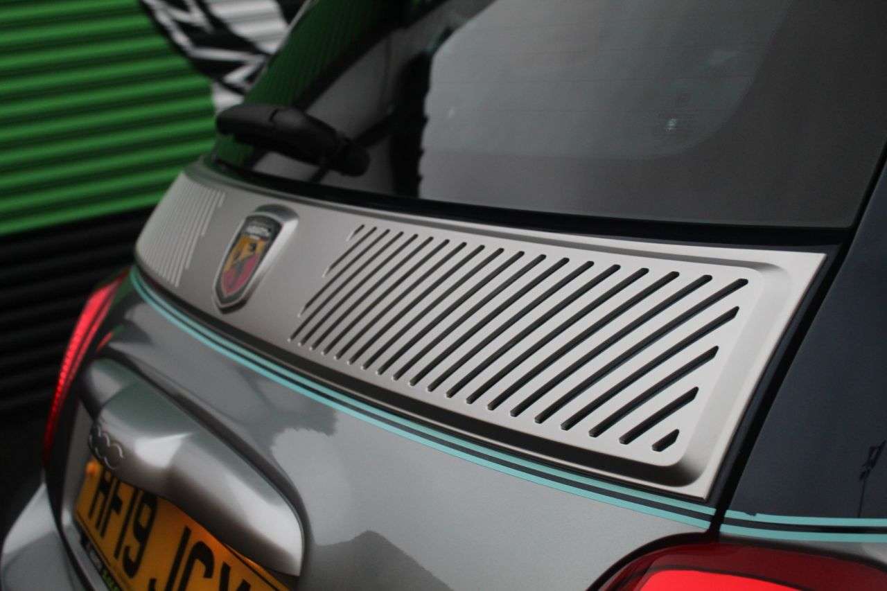 2019 ABARTH 695 2019 ABARTH 695
