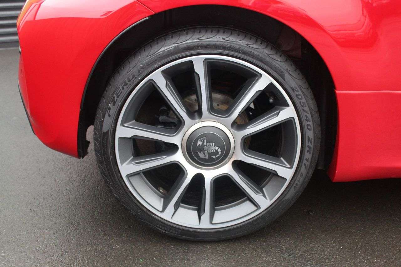 2022 ABARTH 595 2022 ABARTH 595