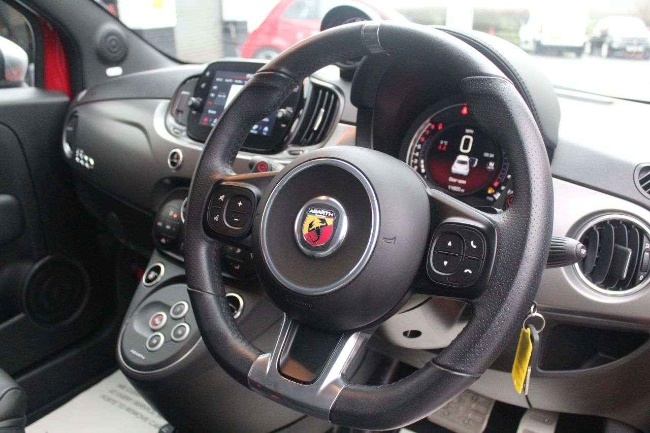 2022 ABARTH 595 2022 ABARTH 595