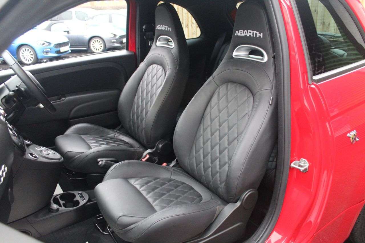 2022 ABARTH 595 2022 ABARTH 595