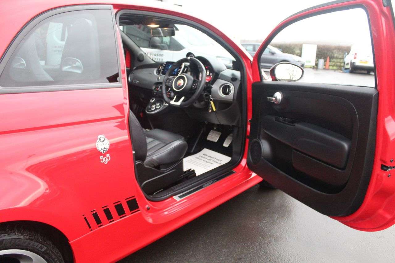 2020 ABARTH 595C 2020 ABARTH 595C