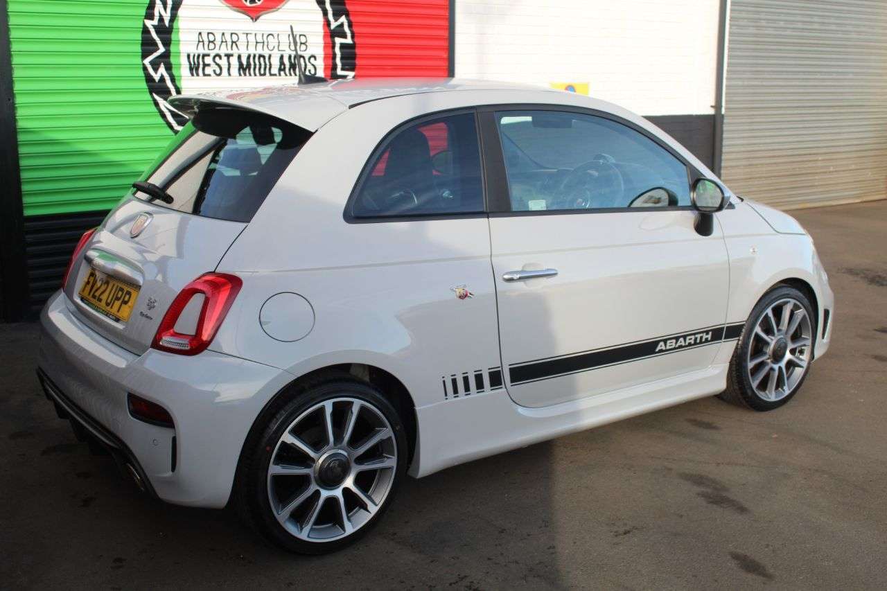 2022 ABARTH 595 2022 ABARTH 595