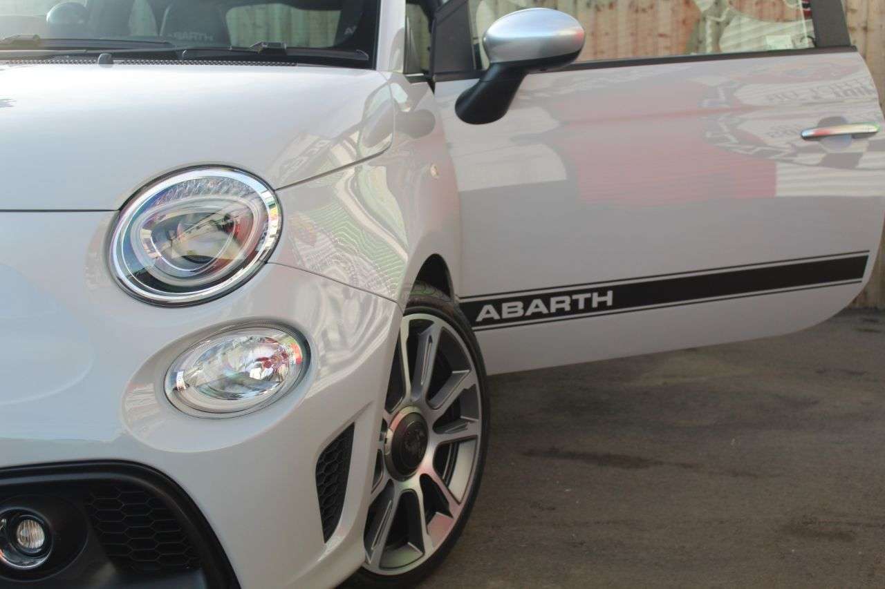 2022 ABARTH 595 2022 ABARTH 595