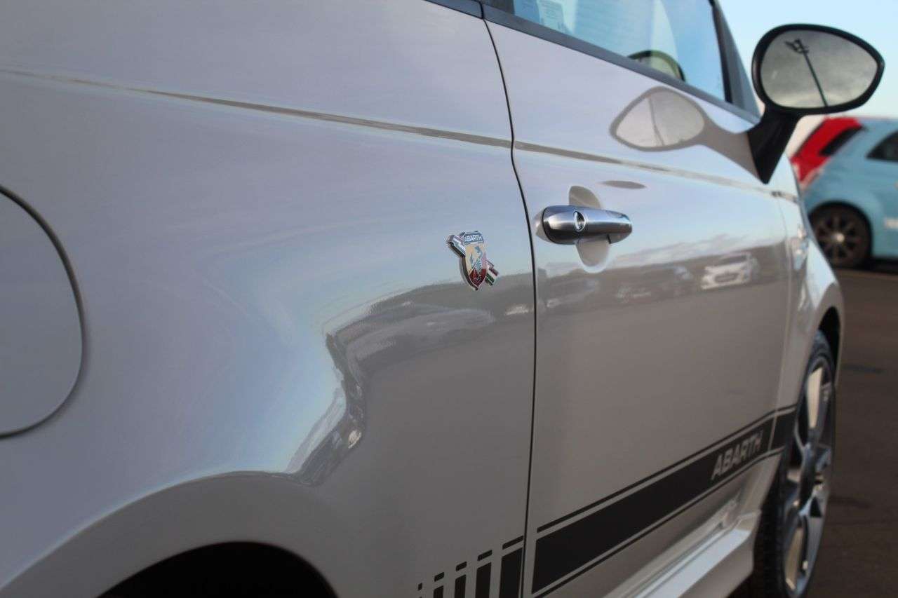 2022 ABARTH 595 2022 ABARTH 595