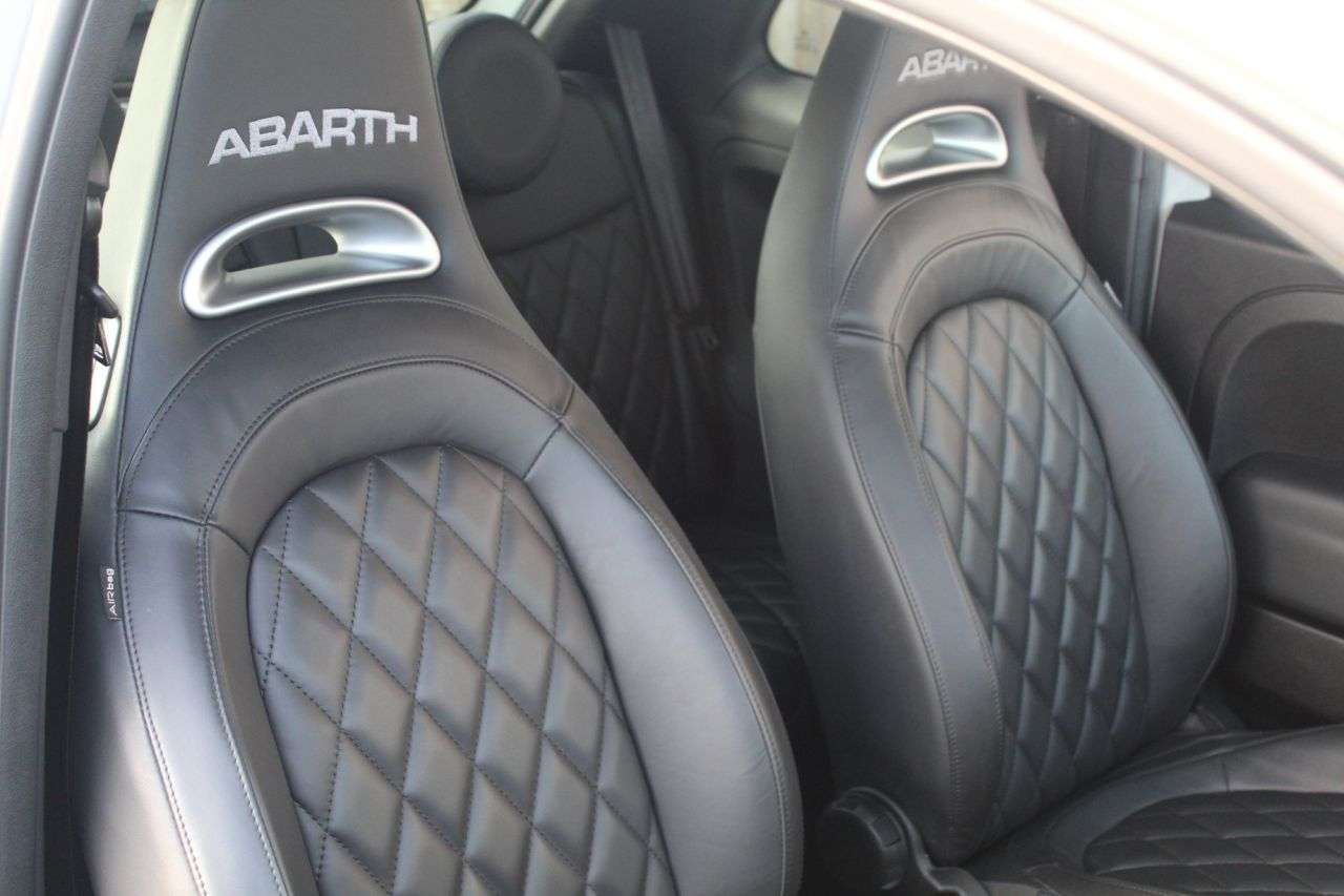 2022 ABARTH 595 2022 ABARTH 595