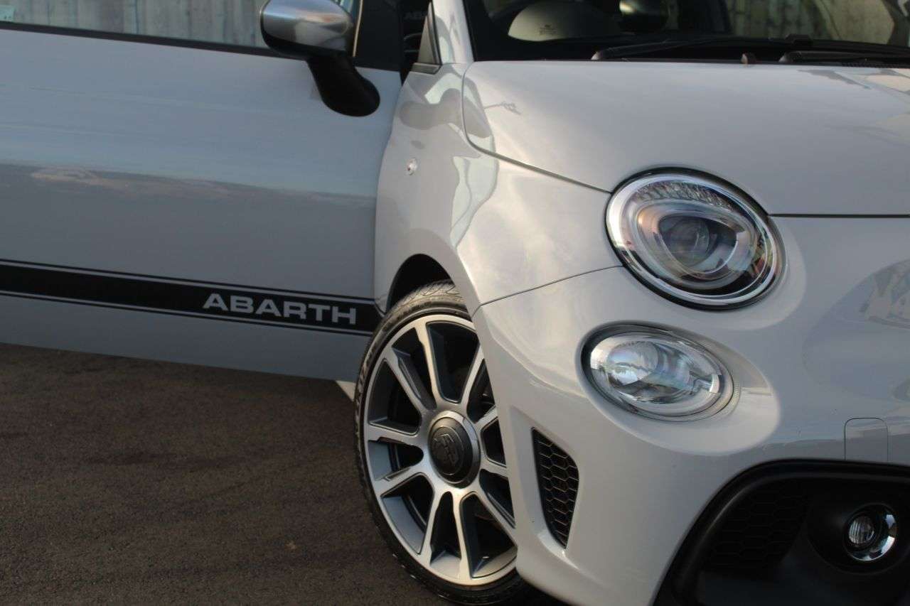 2022 ABARTH 595 2022 ABARTH 595