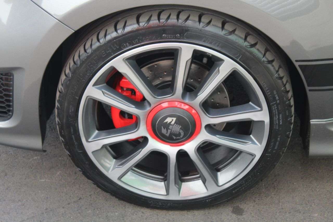 2021 ABARTH 595 2021 ABARTH 595