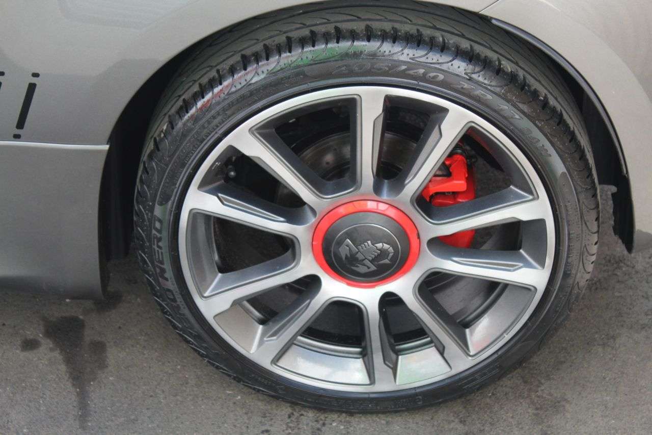 2021 ABARTH 595 2021 ABARTH 595