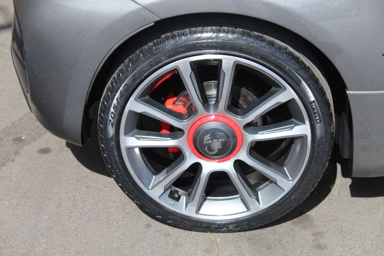 2021 ABARTH 595 2021 ABARTH 595