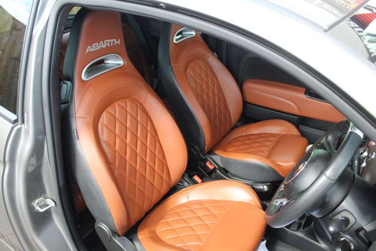 2021 ABARTH 595 2021 ABARTH 595