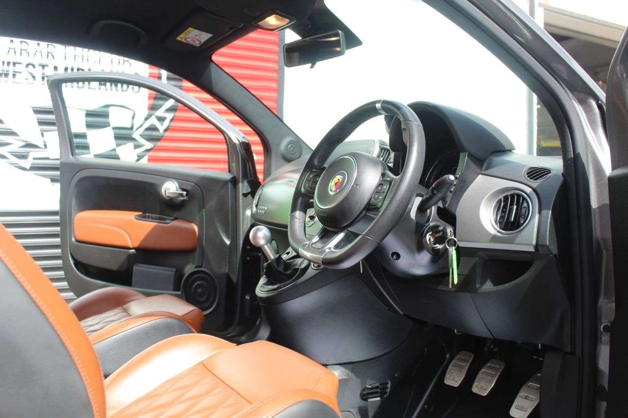 2021 ABARTH 595 2021 ABARTH 595