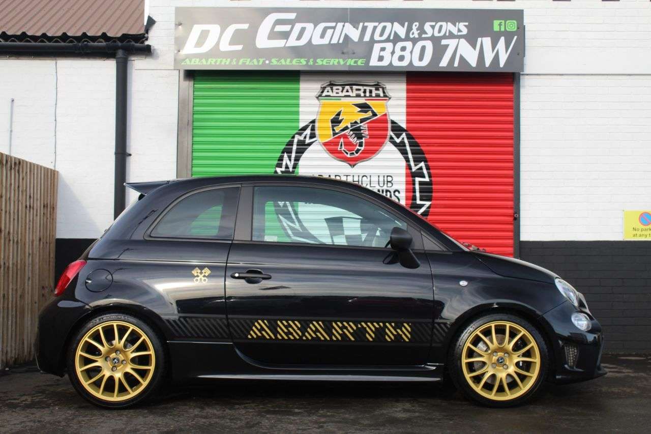 2024 ABARTH 695 2024 ABARTH 695
