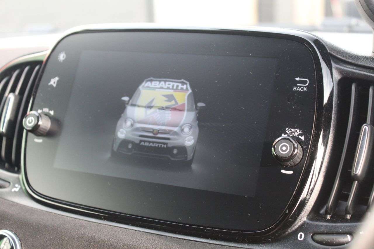 2024 ABARTH 695 2024 ABARTH 695